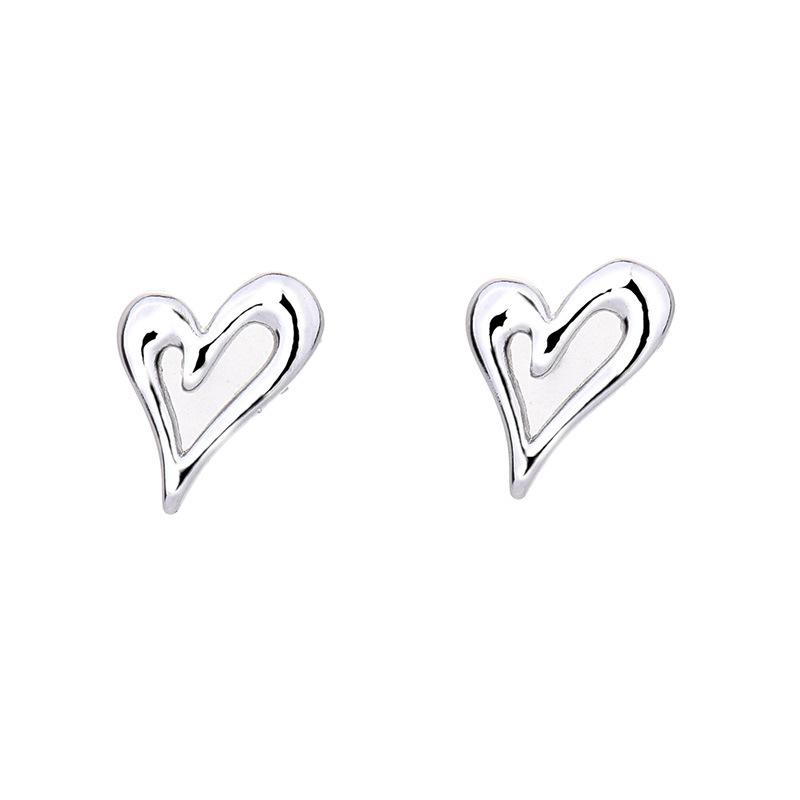 Women's Simple Hollow Heart-shaped Sweet Mini Love Small Earrings