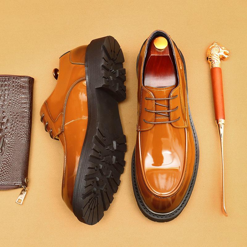 [Venta al por mayor de mercancías a granel] Zapatos casuales de cuero británicos para hombre, zapatos de vestir Derby de cuero para negocios, de cabeza grande, de charol, brillantes