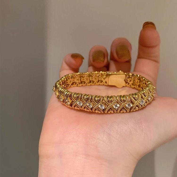 Vintage Heavy-duty Gold Bracelet for Women, French Retro Luxury Palace Style Bangle