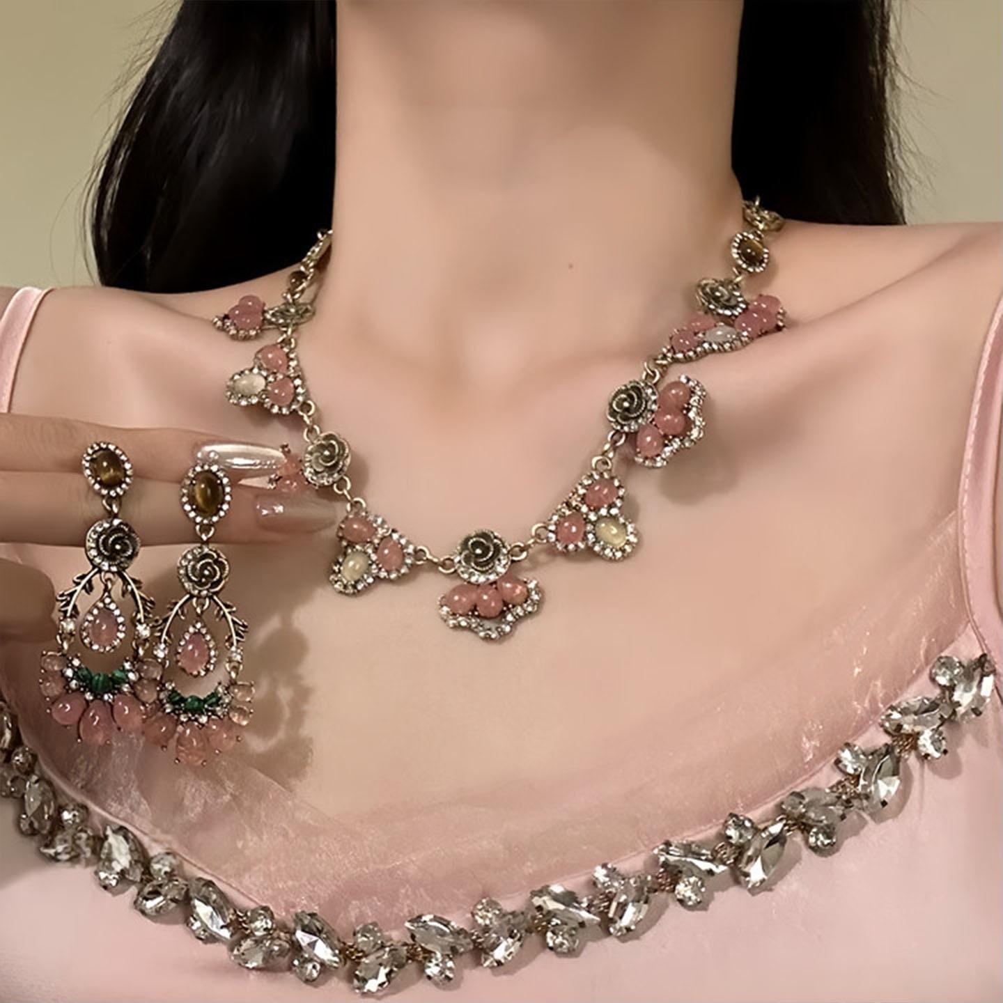 

Модные украшения для женщин