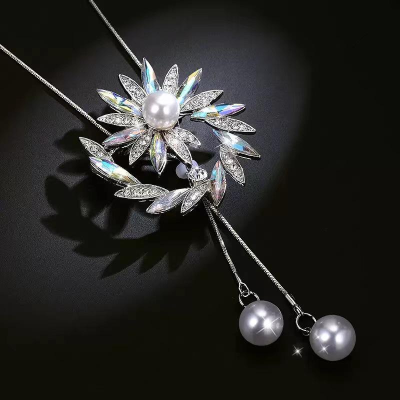 Versatile Trendy Fashion Sweater Necklace: Exquisite High-End Temperament Chain for Stylish Clothing Accessories
