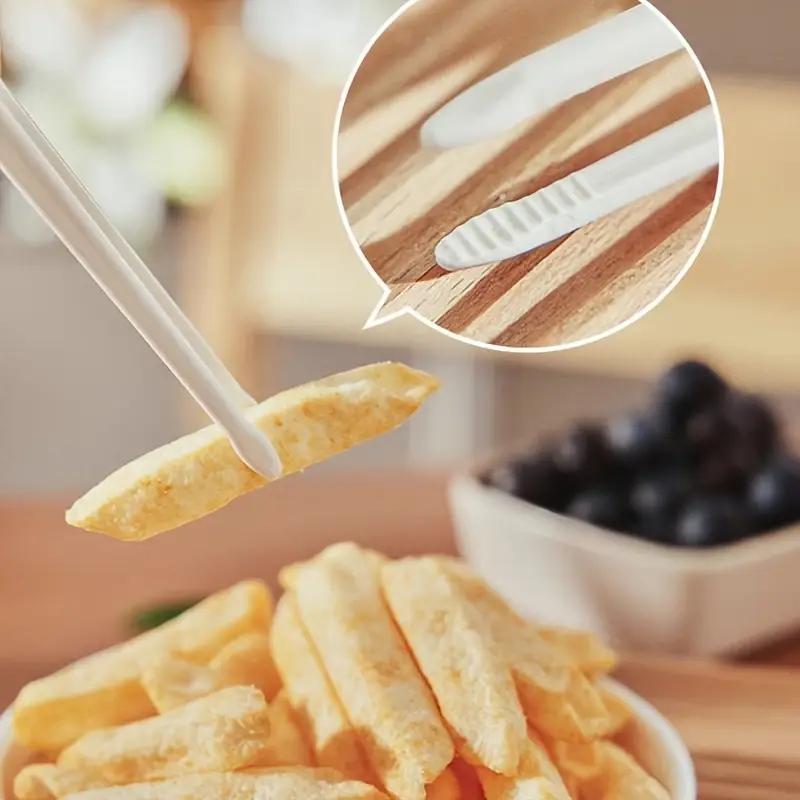 Multifunctional Plastic Chopsticks for Lazy People, No Dirty Hands, Potato Chip Clips, Casual Snack Clips, Non-stick Finger Grip Design