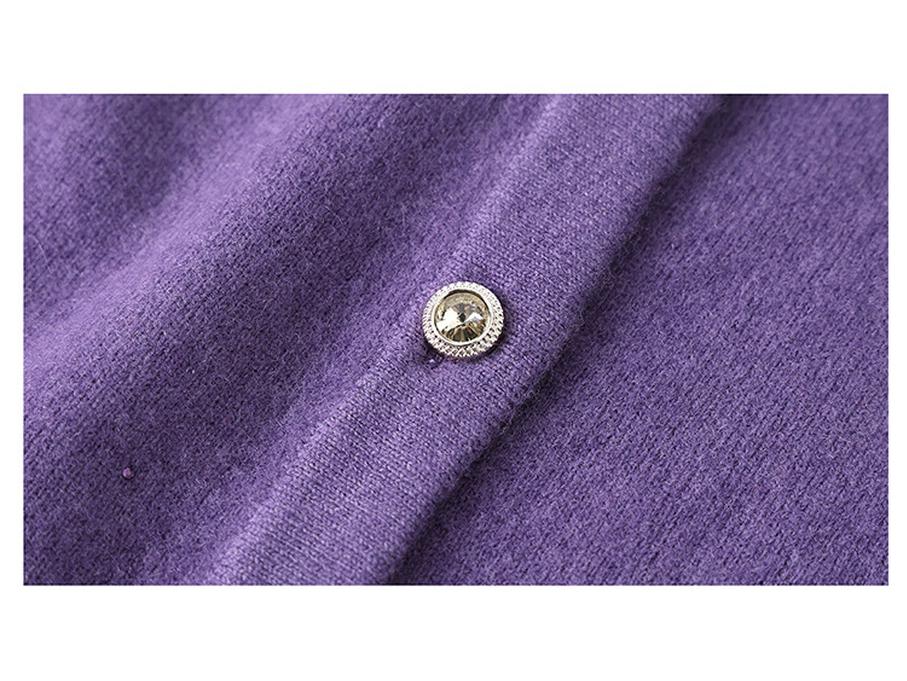 Mom's Elegant Embroidered Wool Cardigan - Stylish Knit Sweater for Middle-Aged and Elderly Women, Perfect for Spring and Autumn.