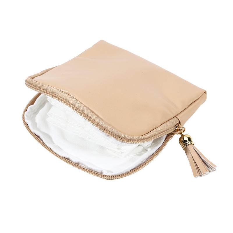 

Women‘s Travel Cosmetic Bag Portable Makeup Jewelry Organizer with Lipstick Holder for Daily Use Travel Cosmetic Bag коричневий