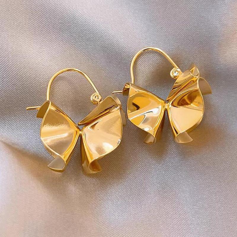 Female Niche Unique Pleated Earrings