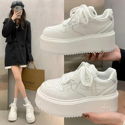 Lente en Herfst Nieuwe Stijl Modieuze Casual en Comfortabele Hoogteverhogende Platformzolen voor Dames Sportsneakers
