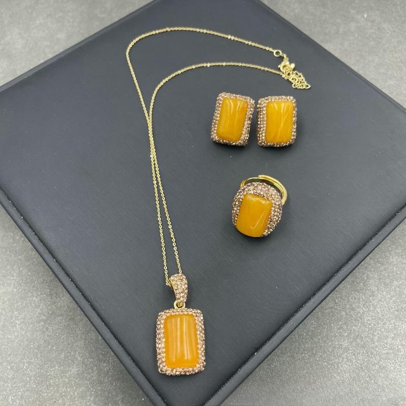 Bienenwachs Jade Inlay Dreiteiliges Set, Personalisierter Mittelalterlicher High-End Punkt Diamant Schmuck