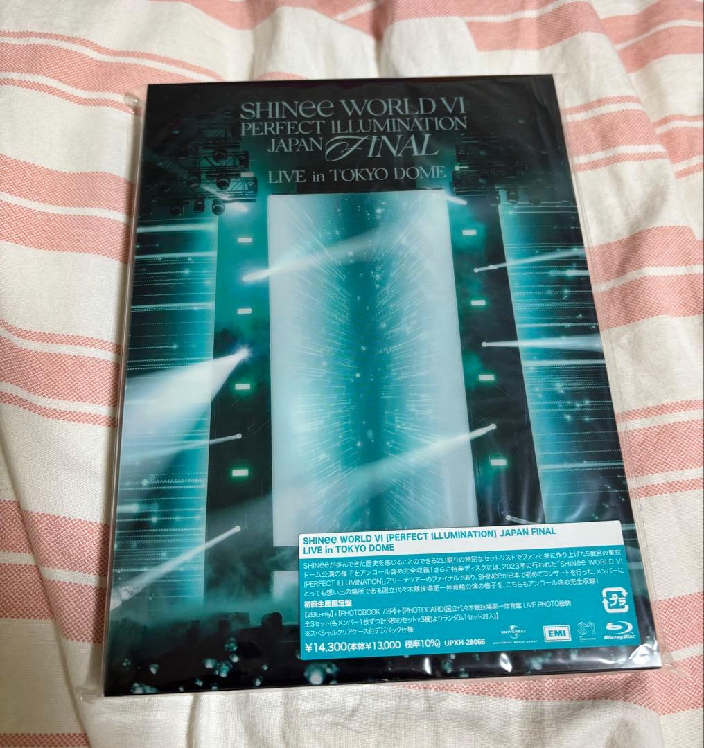 

[USED] SHINee WORLD VI Tokyo Dome Concert Blu-Ray First Press Limited Edition