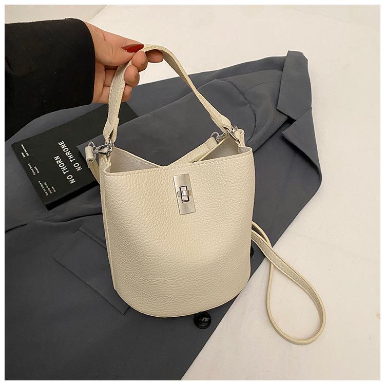 Small Bag Women's Summer New Versatile Niche Design Messenger Bag Bucket Shoulder Bag