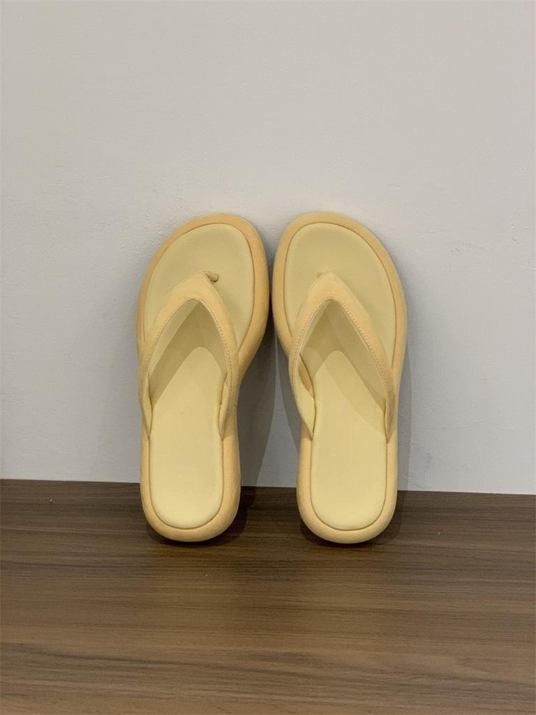 Korean version of simple and versatile slippers outer wear summer new flat-bottomed casual toe sandals fashion slippers women's beach shoes