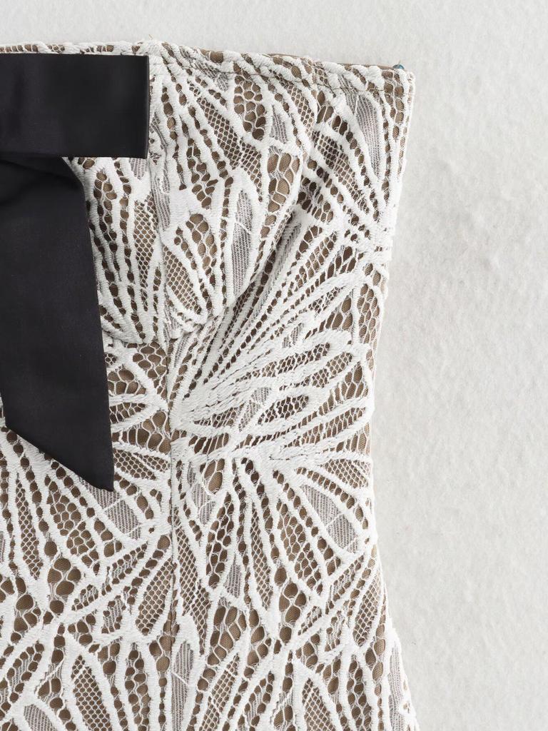 Frühling 2025 Damen trägerloses Kleid mit Spitzen-Schleifen-Dekor - Europäischer & Amerikanischer Stil