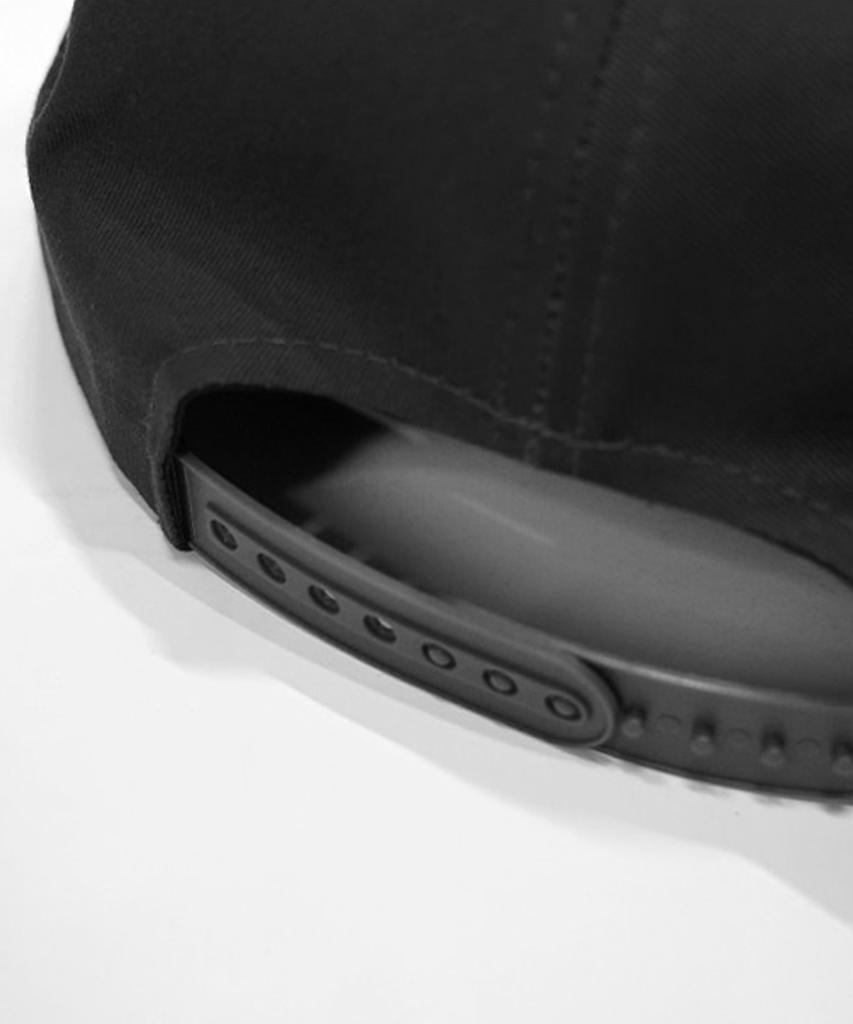 Aimnaseohyumeonbiing 5 Panel Snap Back - Black