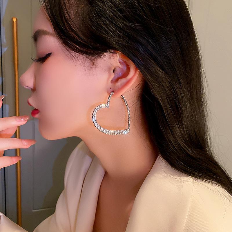Fashion Sliver Color Shiny Crystal Heart Earrings for Women Exaggerated Personality Big Love Hoop Earrings Wedding Party Jewelry