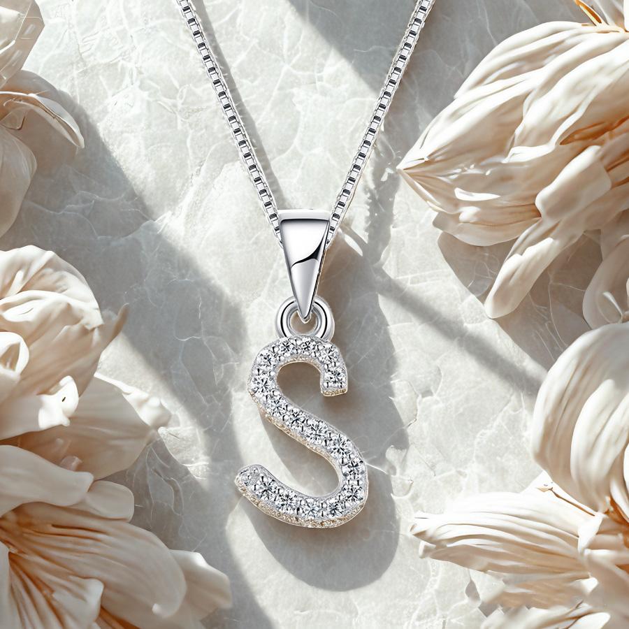 Charming Alphabet Elegant Pendant Initial Letter S Simple Exquisite Love Heart Necklace Fashion DIY
