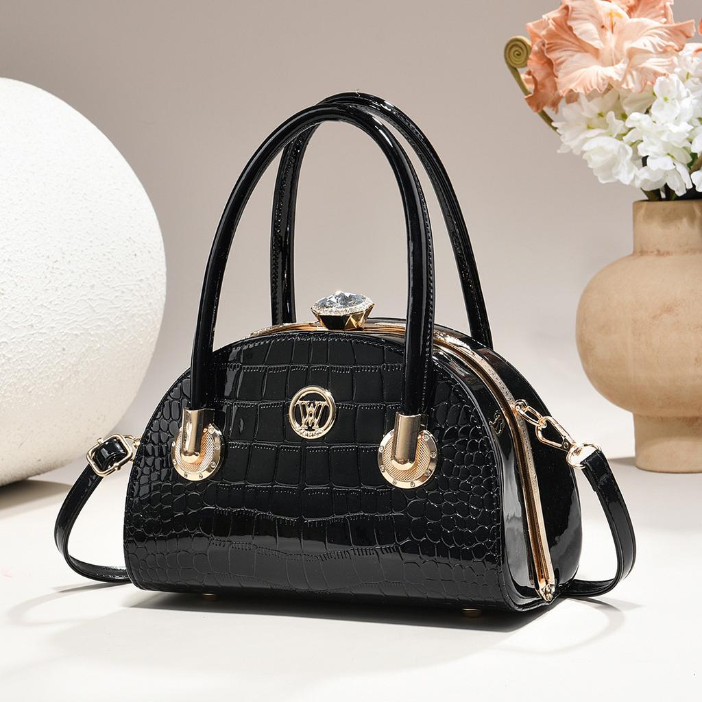 2026 New Women's Gold Handbag  Light Luxury Shiny Leather Shell Bag
