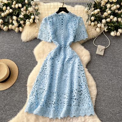 Vestidos de festa elegantes de verão com renda vazada e bordados