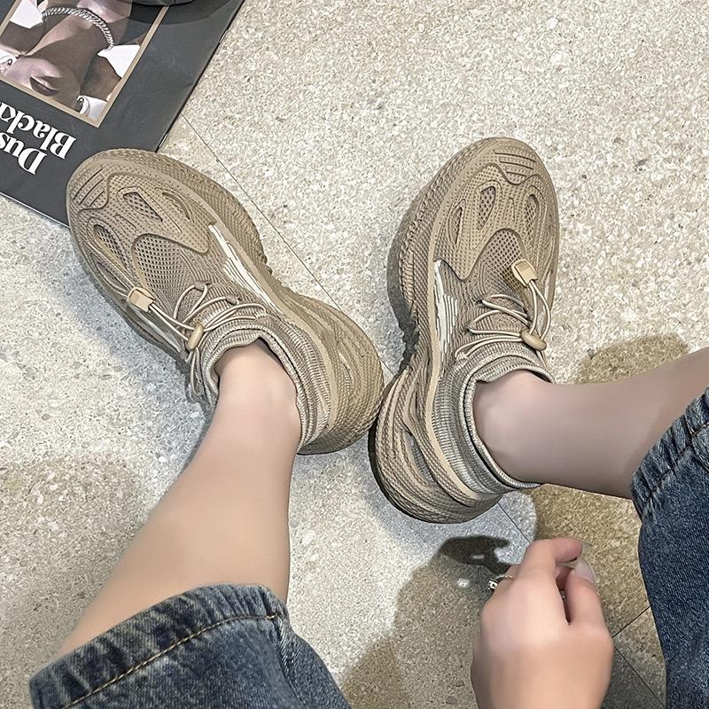 Women's shoes summer breathable fly-woven mesh sports shoes casual mesh shoes running trendy shoes versatile Vance coconut socks shoes