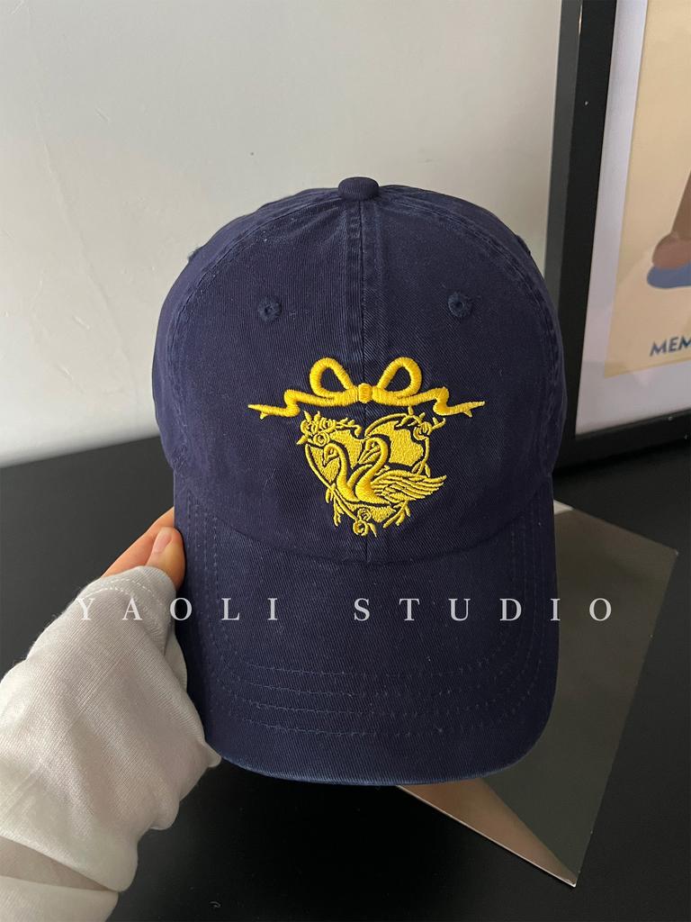 Love Swan Baseball Hat American Retro Embroidery Trendy Female Sunshade Big Head Circumference Showing Face Small Cap Male Cotton