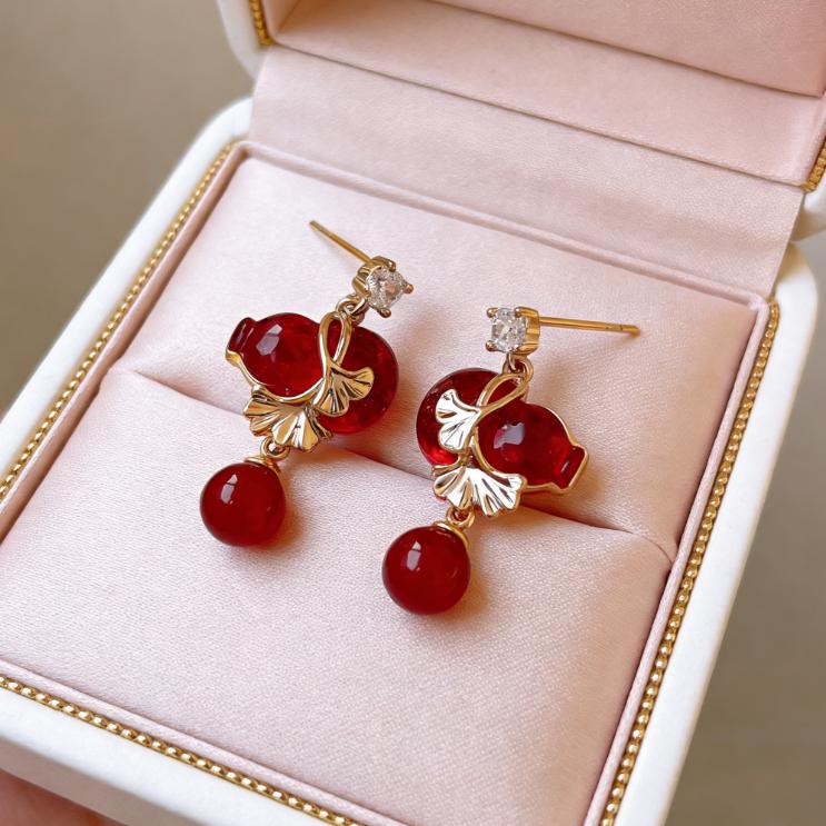 

Fashion Red Gourd Apricot Leaf Dangle Earrings for Women Lady Personality Design Gentle Drop Earrings Party Jewelry Accessories
