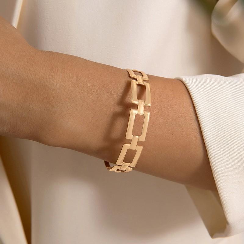 Fashionable Women's Bracelet, Fashionable, High-end, Elegant, Multifunctional Bracelet