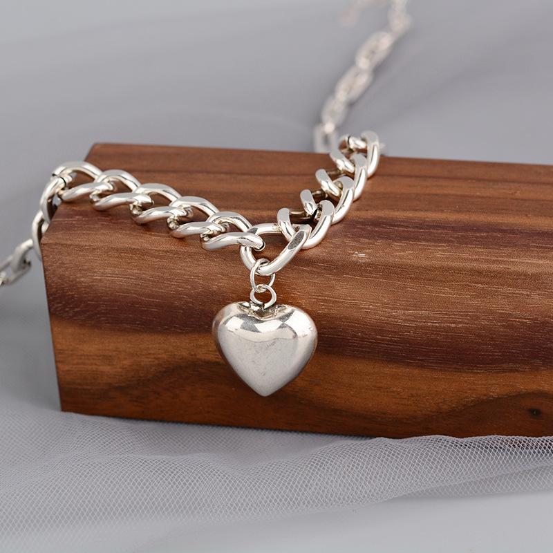 Love Peach Heart Pendant, High-End Necklace, Women'S Design Temperament Sweater Chain, Autumn And Winter