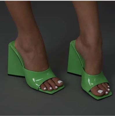 Sommer neue große Größe europäische und amerikanische Bonbonfarbe Fischmaul dick hoher Absatz Schnalle Ein-Wort Damen High Heels Absätze