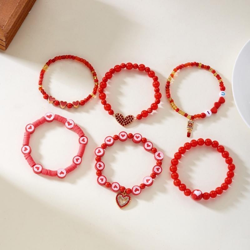 Stylish Valentine's Day Bracelets for Women Heart Charm Stackable Wristchain Trendy Accessory For Her