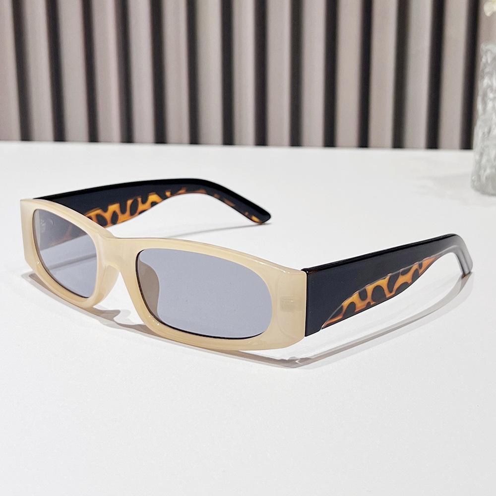 2024 New Retro Black Frame Square Personalized Fashion Trendy Luxury Vintage Uv400 Protection Sunglasses Women