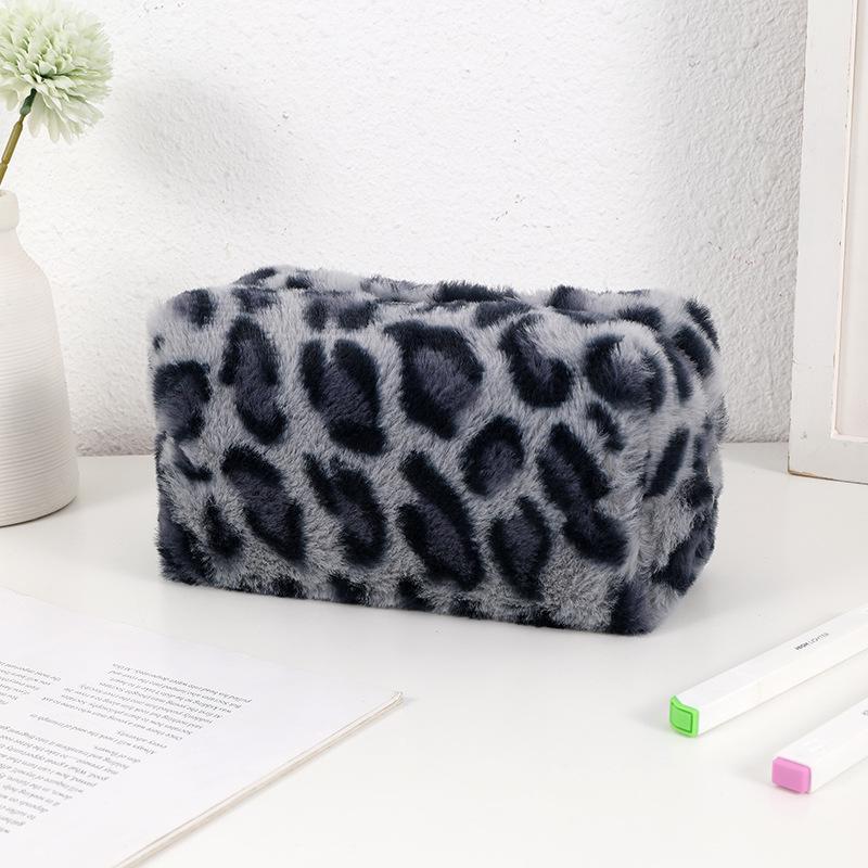 

Women s Black Leather Pencil Case & Makeup Bag: Large Capacity, Portable Travel Storage with Exquisite Leopard Print Design. серый