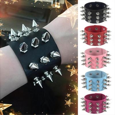 Bracciale Harajuku Punk a cono con borchie in ecopelle PU con tre file di catene