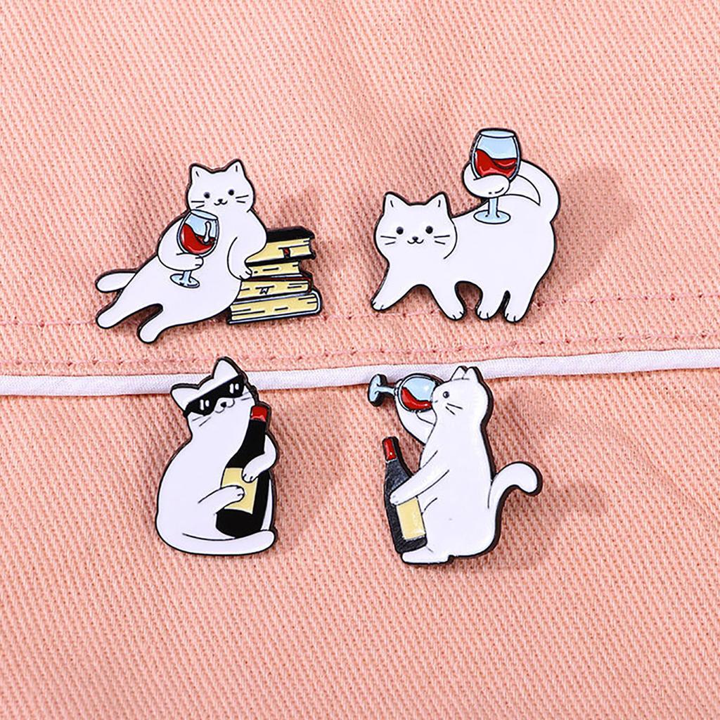 Adorable Cats Enamel Lapel Pin Stylish Brooch for Clothes and Bags Gift for Friend and Festival Jewelry