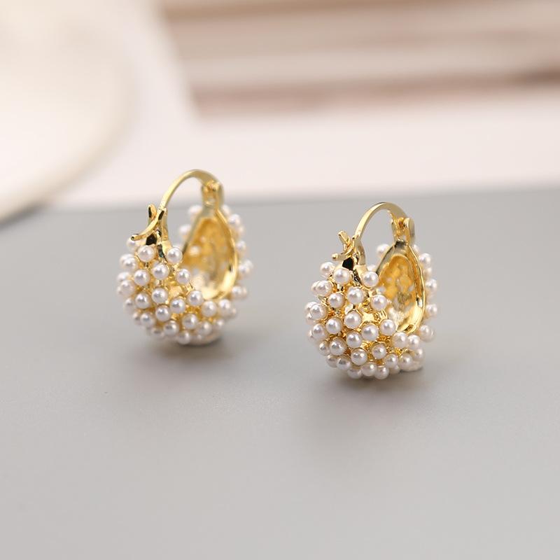 Cross-border explosion Xiaomi beads basket earrings fashionable and fresh versatile ear buckles niche light luxury temperament earrings wholesale