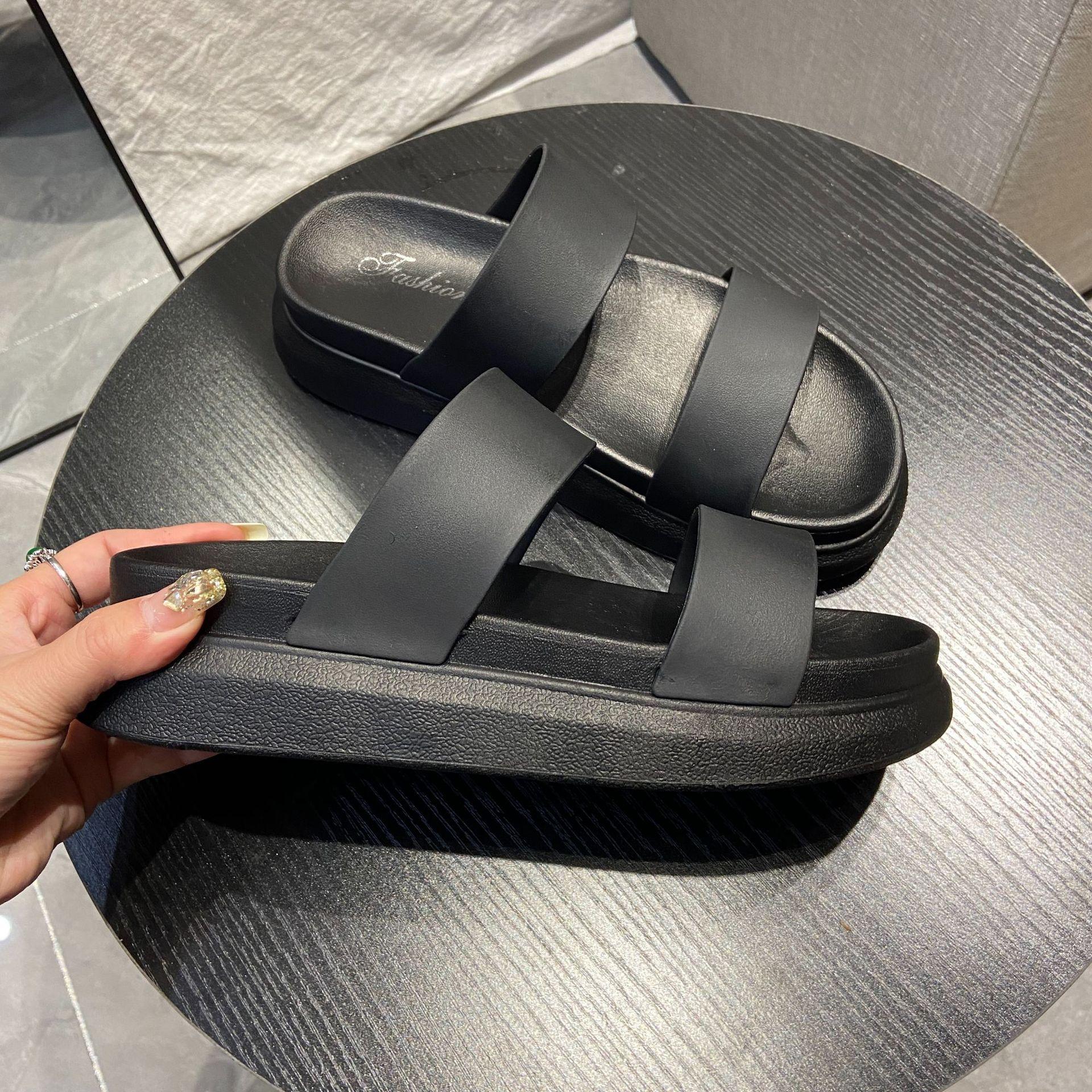 

Модный темперамент с открытым носком плоские тапочки женские слова с летней прохладной тапочки женская одежда тапочки на платформе пляжная обувь 39 чёрный