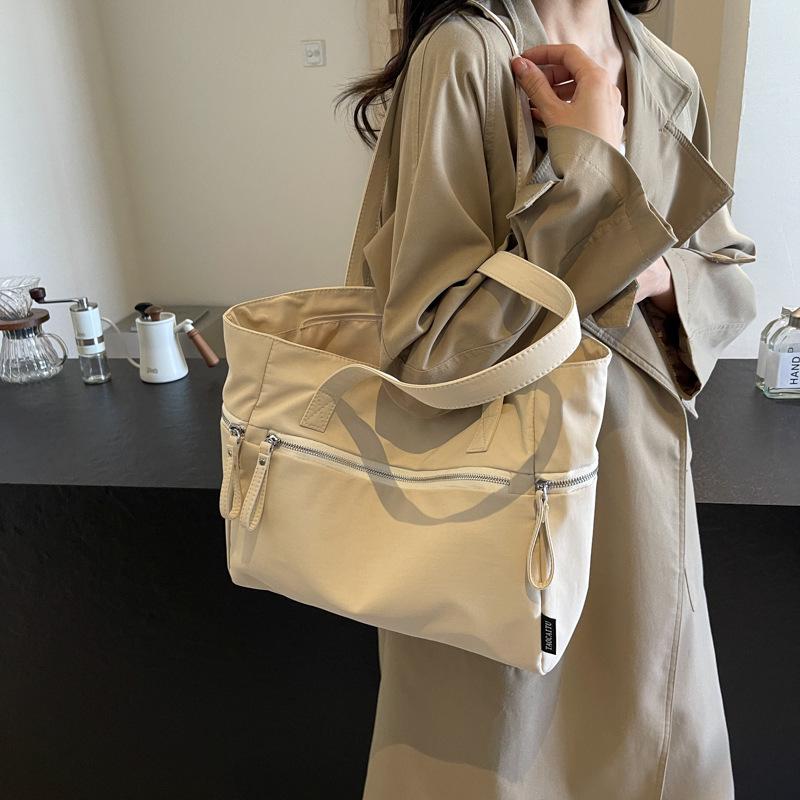 

Stylish Large Capacity Nylon Tote Bag - Casual & Trendy