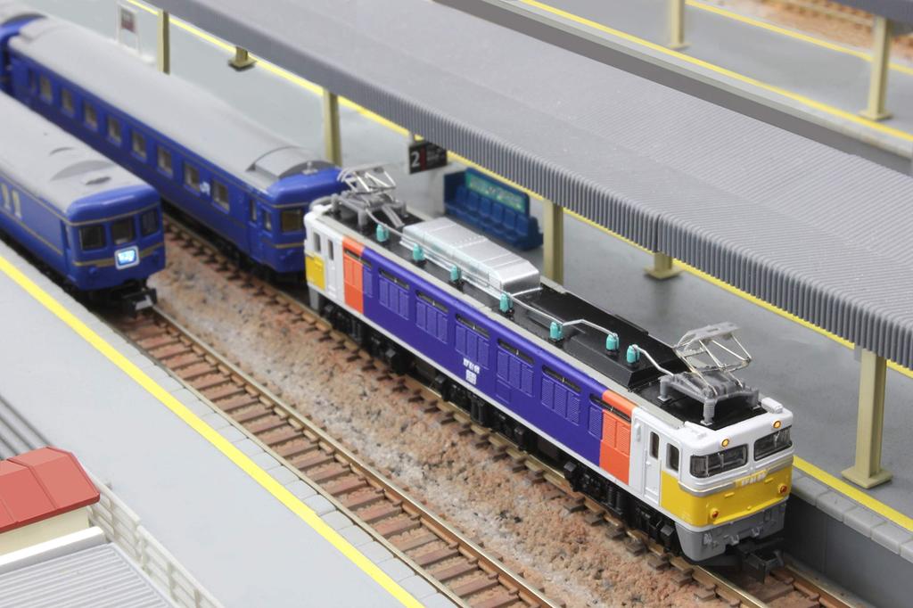 Rokuhan Z Gauge EF81 Type Cassiopeia Paint T015-6 Railway Model Electric Locomotive