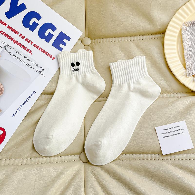 

Женские белые хлопковые короткие носки - Влагоотводящие, Устойчивые к запаху, Повседневный стиль One Size