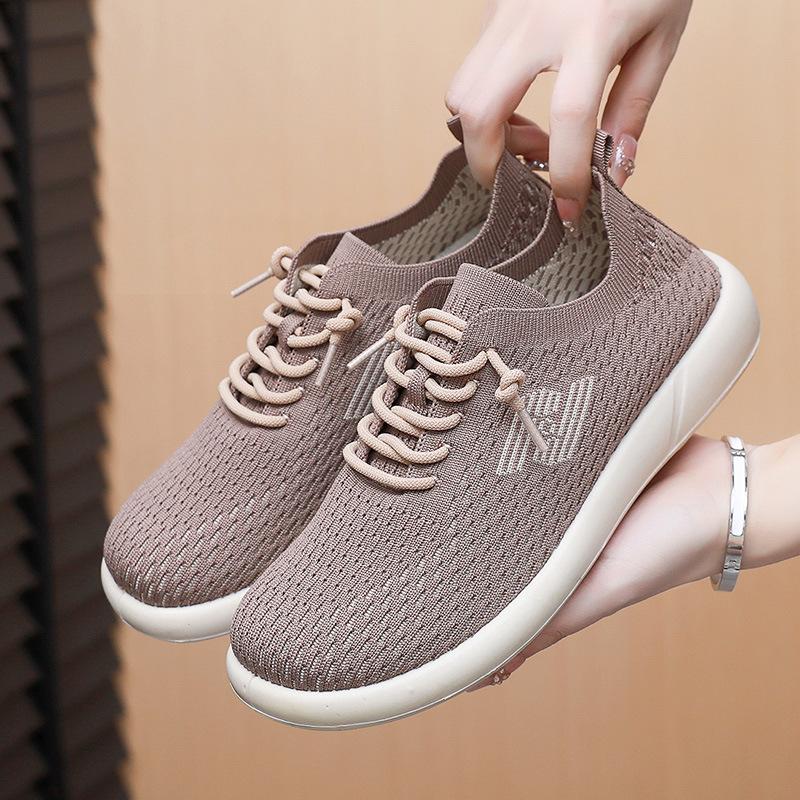 

Shoes women s new casual, comfortable and lightweight women s single shoes fly-woven not tired feet breathable mesh flats 35 темно-коричневого