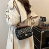 Niche High-end Fashion Bag Women's New 2025 Solid Color Xiaoxiangfeng Diamond Chain Bag Versatile Shoulder Bag