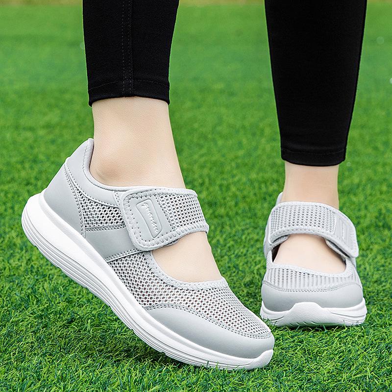 Large size mesh breathable casual walking shoes women's spring and summer new soft-soled middle-aged and elderly fattened and widened sports travel sh