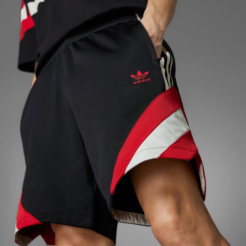 Adidas Originals Manchester Pattern Striped Printed Comfortable Badge Lace-Up Casual Shorts Men Shorts Black IS6523