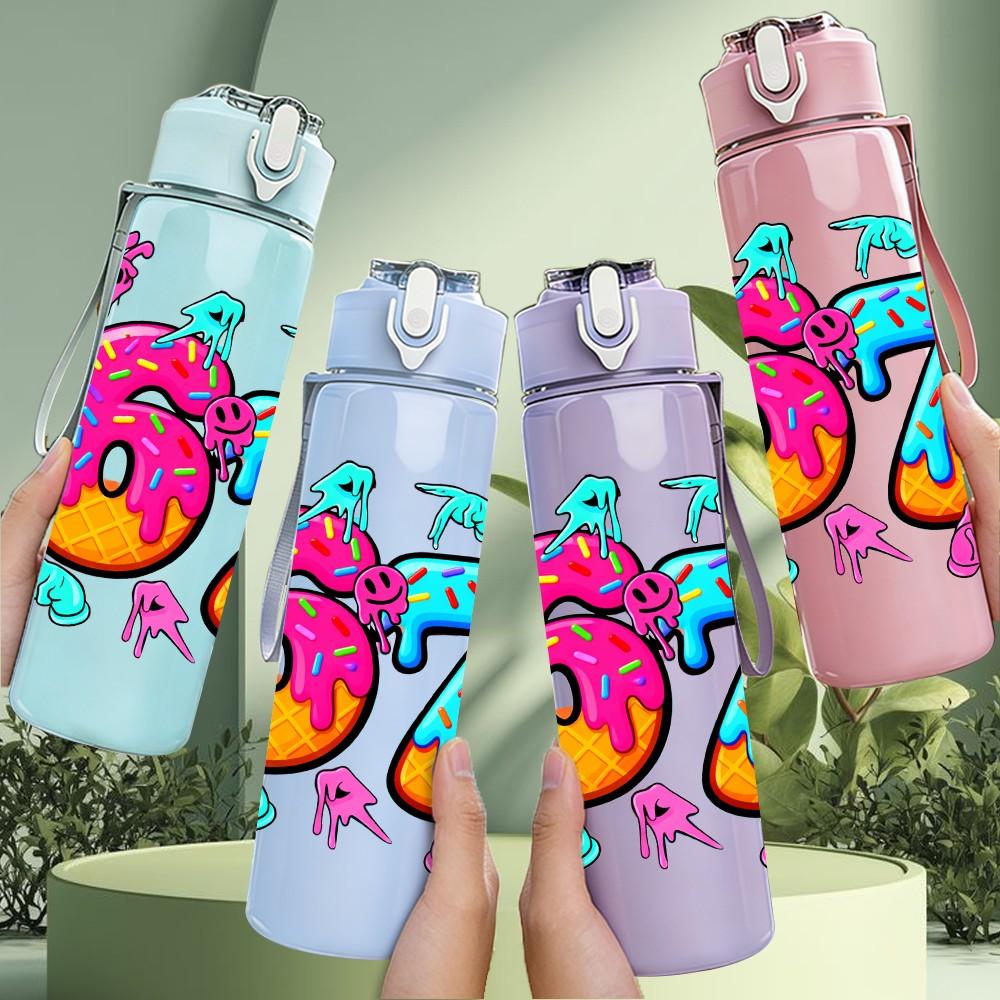 1PC Colorful 67 Number Graffiti Print 750ml Color Plastic Sports Water Bottle Leakproof Flip Straw Lid Suitable for Sports Office Home Use