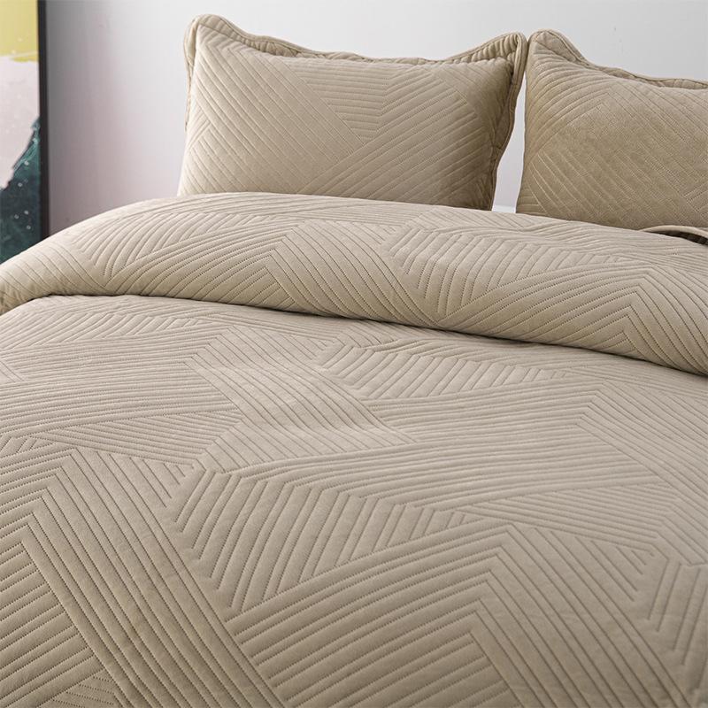 Velvet Bedspread on The Bed Quilted Mattress Topper Queen King Size Bed Cover Couple Bed Quilt Double Bedspreads and Coverlets