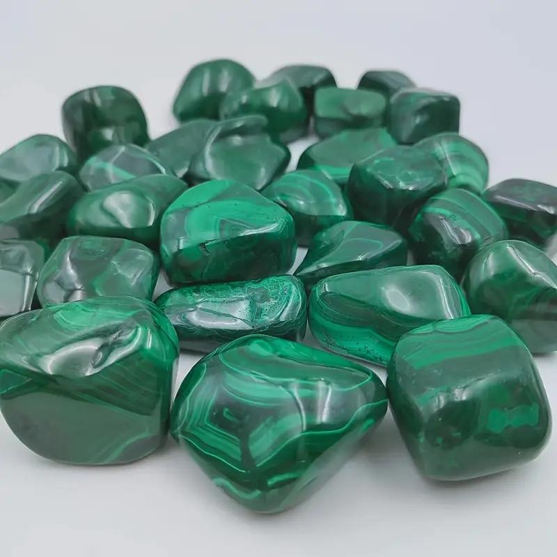 

Натуральный малахитовый энергетический камень, отправляется случайным образом для DIY украшений, декораций, специальных новогодних рождественских праздничных подарков 2-3cm