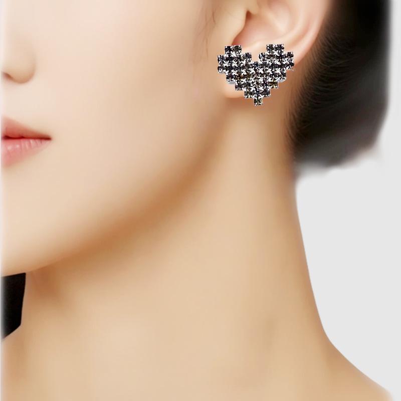 Korean Style Luxurious Heart Diamond Silver Stud Earrings for Women