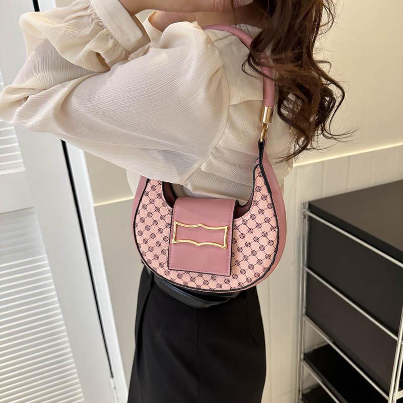 Chic Retro Womens Underarm Bag Versatile Pu Material Perfect For Everyday Use