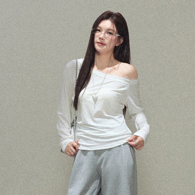 Plus-Size Women s Clothing for Slightly Chubby Girls, Elegant White Off-Shoulder Top and High-Waisted Casual Pants Slimming Set Top 1XL