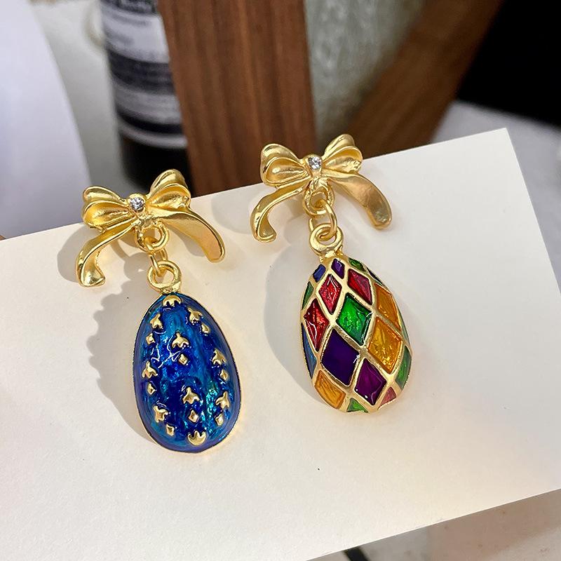 Vintage Blue Glass Bow Earrings - Retro Design Ornament