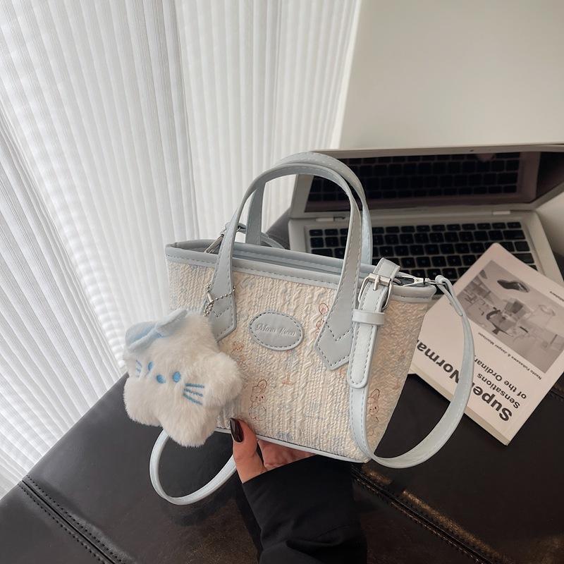High-value Cute Handbag Bag Women's New Simple and Versatile Commuter Messenger Bag Going Out Small Bag