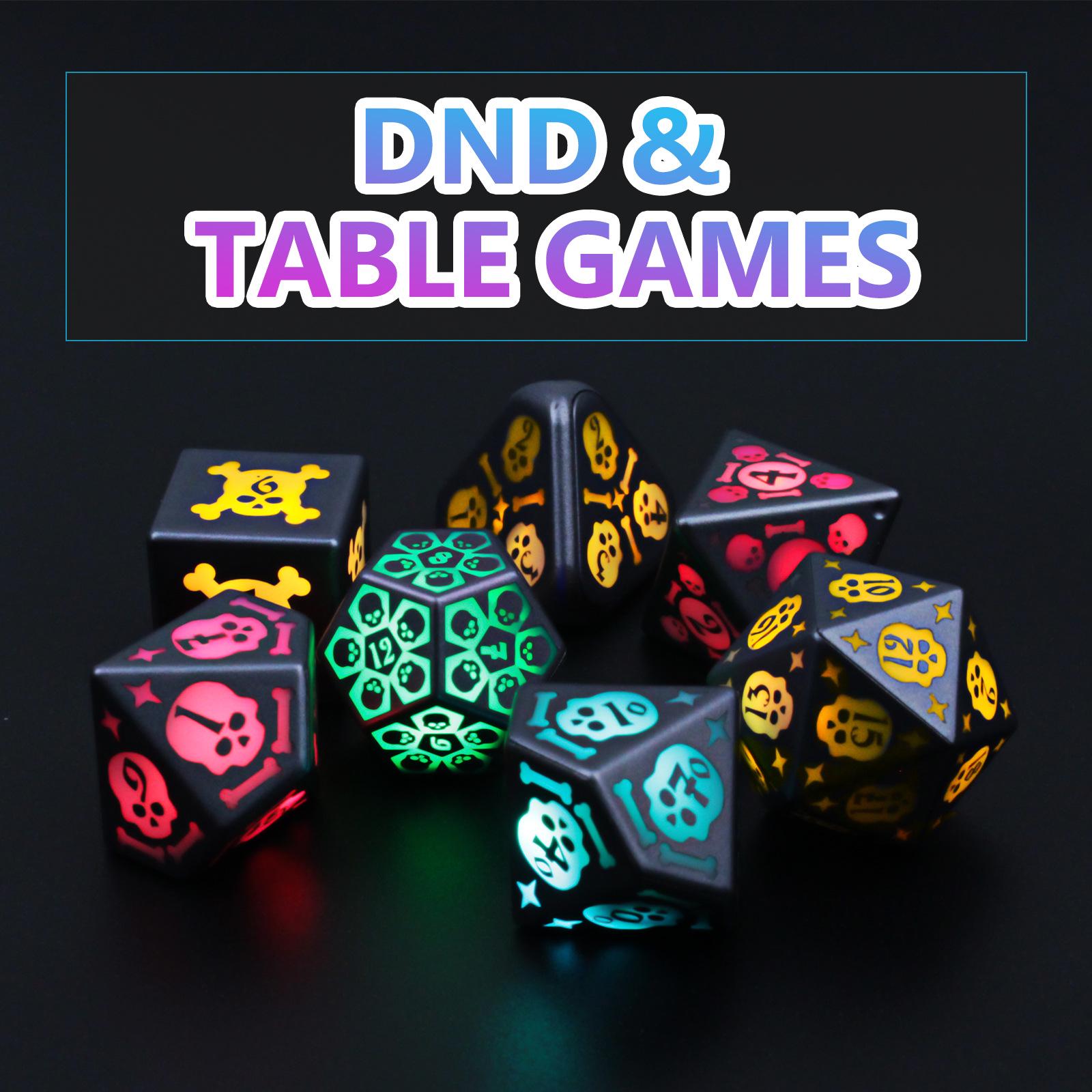 Набор светящихся игральных костей в виде черепа для Dungeons & Dragons: Многофункциональный перезаряжаемый аксессуар для настольных ролевых игр.