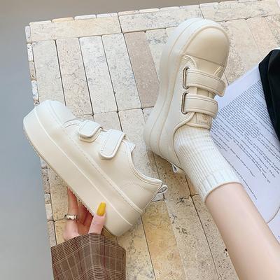 Hässlich süße Muffin Klettverschluss kleine weiße Schuhe Damen 2025 Frühling neu schickes Nischendesign Leder Studenten Brotschuhe